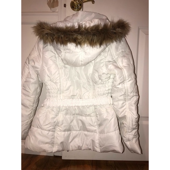 SALE‼️ LIKE NEW White fur hood coat - Picture 5 of 5